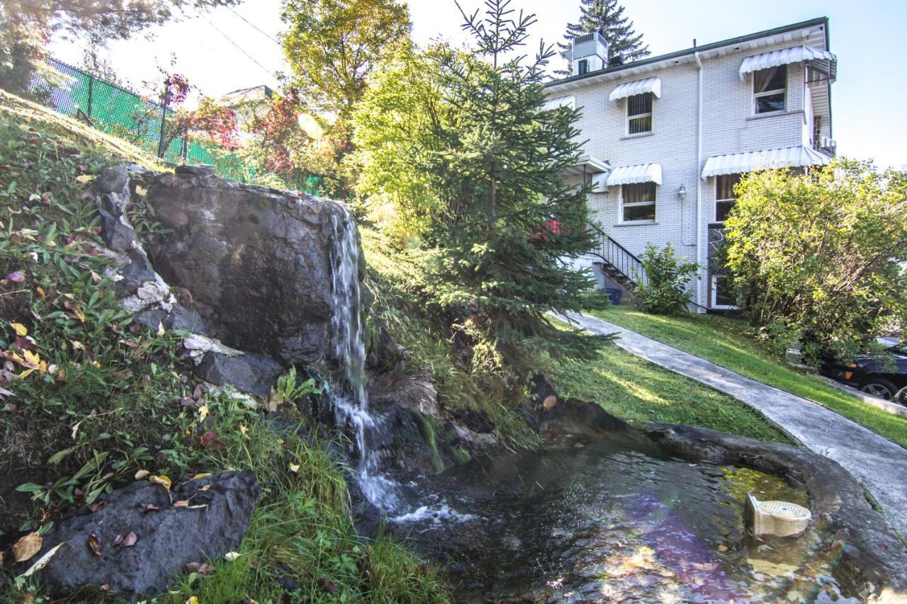 小庄园乡村度假屋b＆B旅馆 Chicoutimi 外观 照片